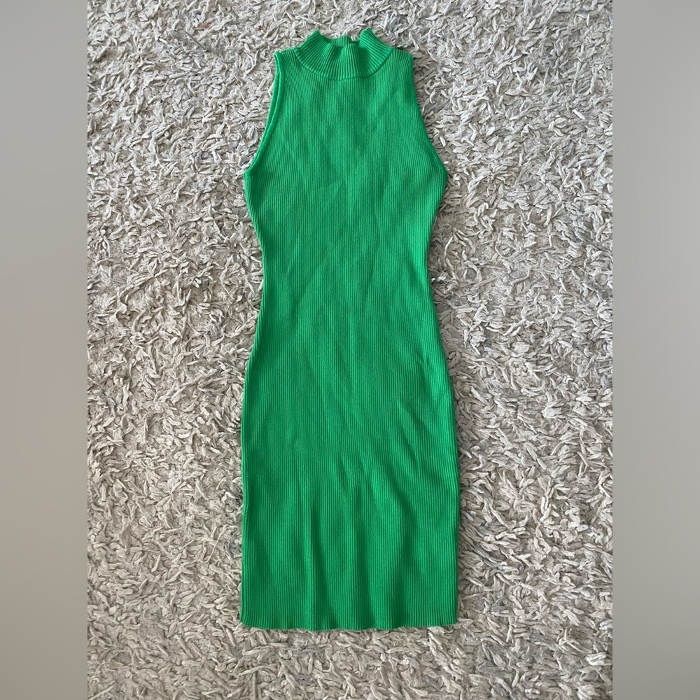Green fitted dress
